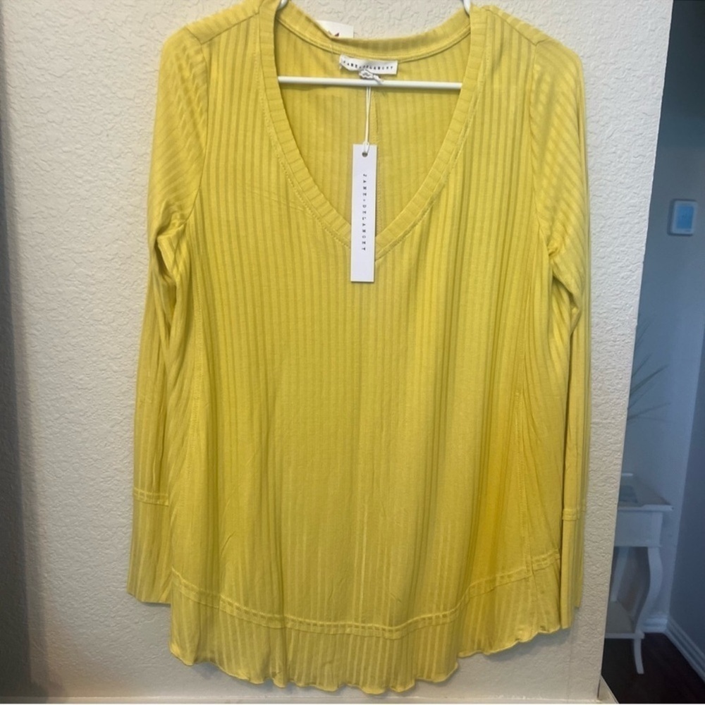 MEDIUM LANE+DELANCEY Jane and Delancey
NWT Yellow V-neck Long Sleeves - Picture 3 of 10